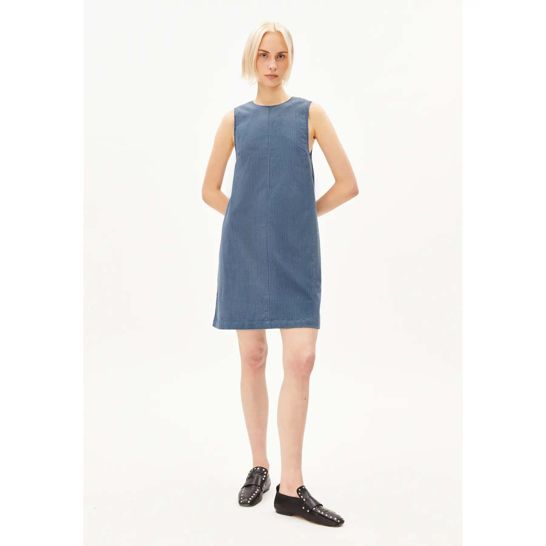 Robe courtes en velours côtelé à col rond femme Armedangels