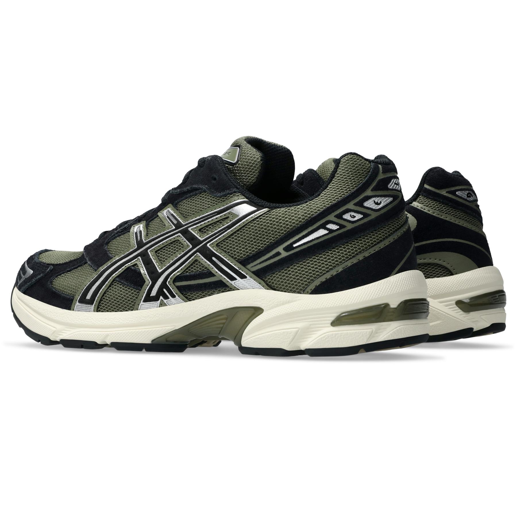 product/a/s/asics_1203a610---300_irvine-black_1.jpg