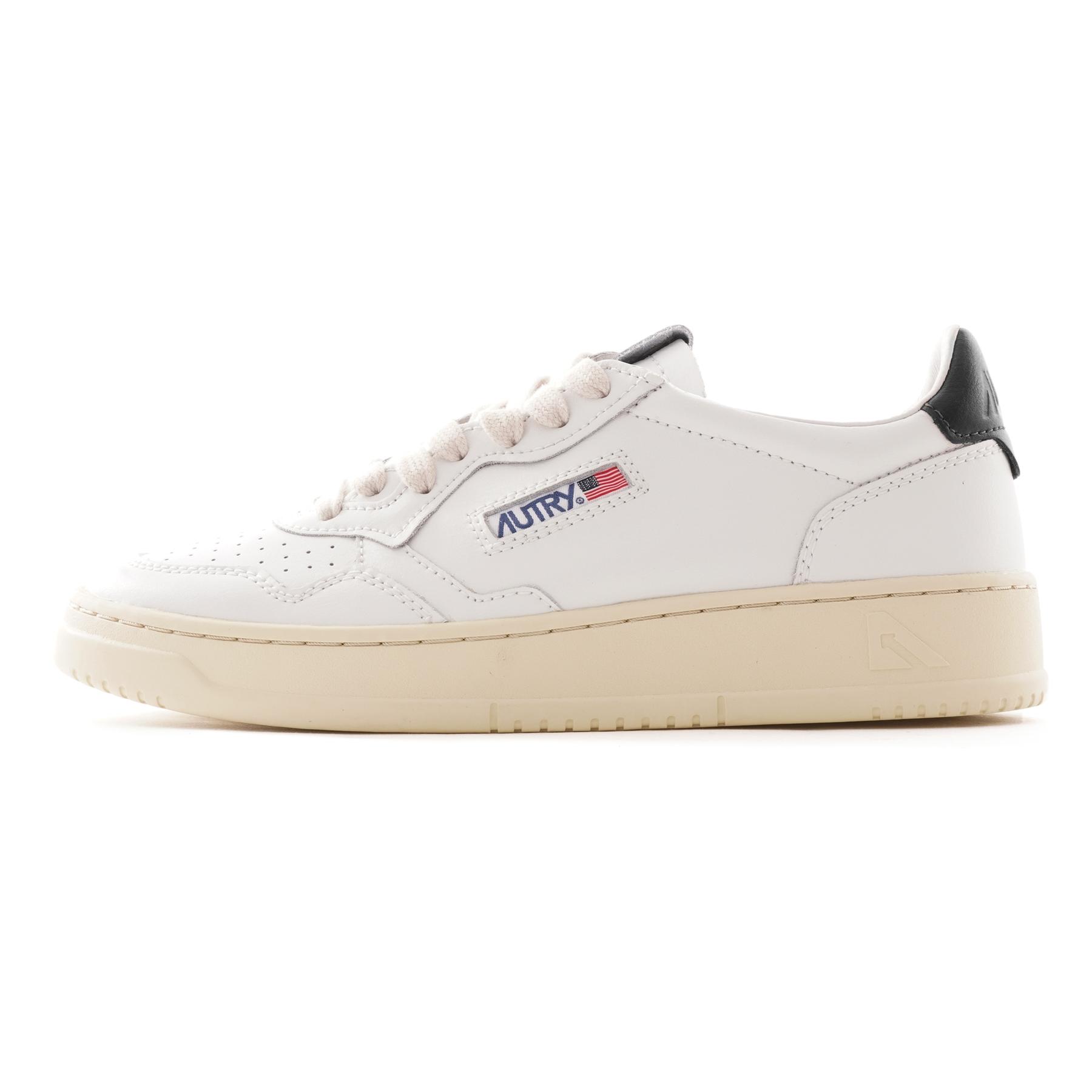 8056713271567 - Ausbilder Medalist LL22 Leather White Black