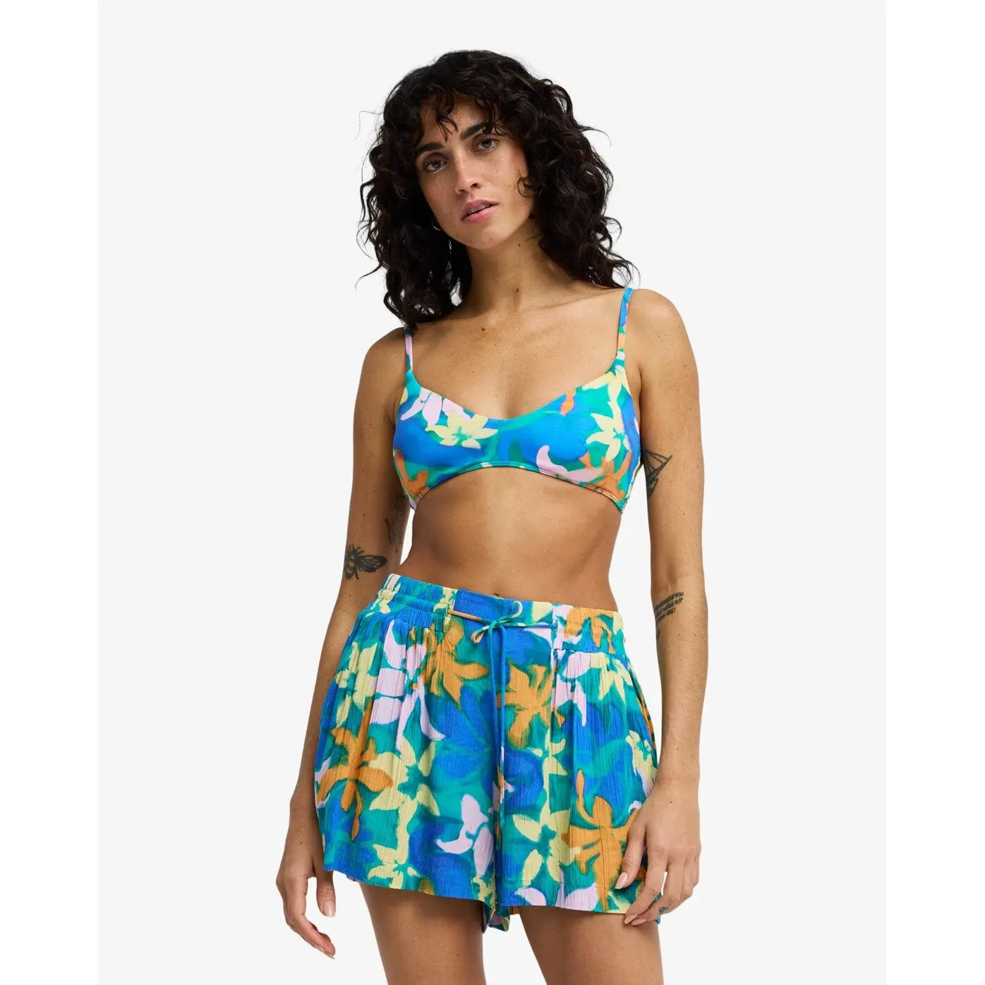 Short Donna  On Holidays
