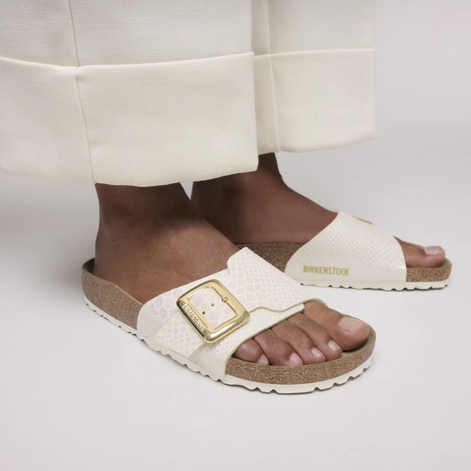 product/b/i/birkenstock_1030249_shiny-snake-cream_8.jpg