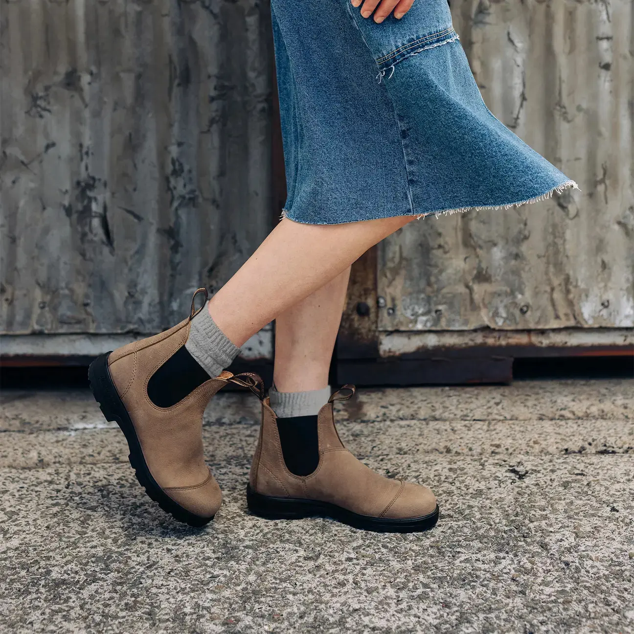 NEW BLUNDSTONE men\'s classic chelsea boots in texas sand pebble Unisex 2546 Classic 550 Series Boot - Texas Sand main image 3