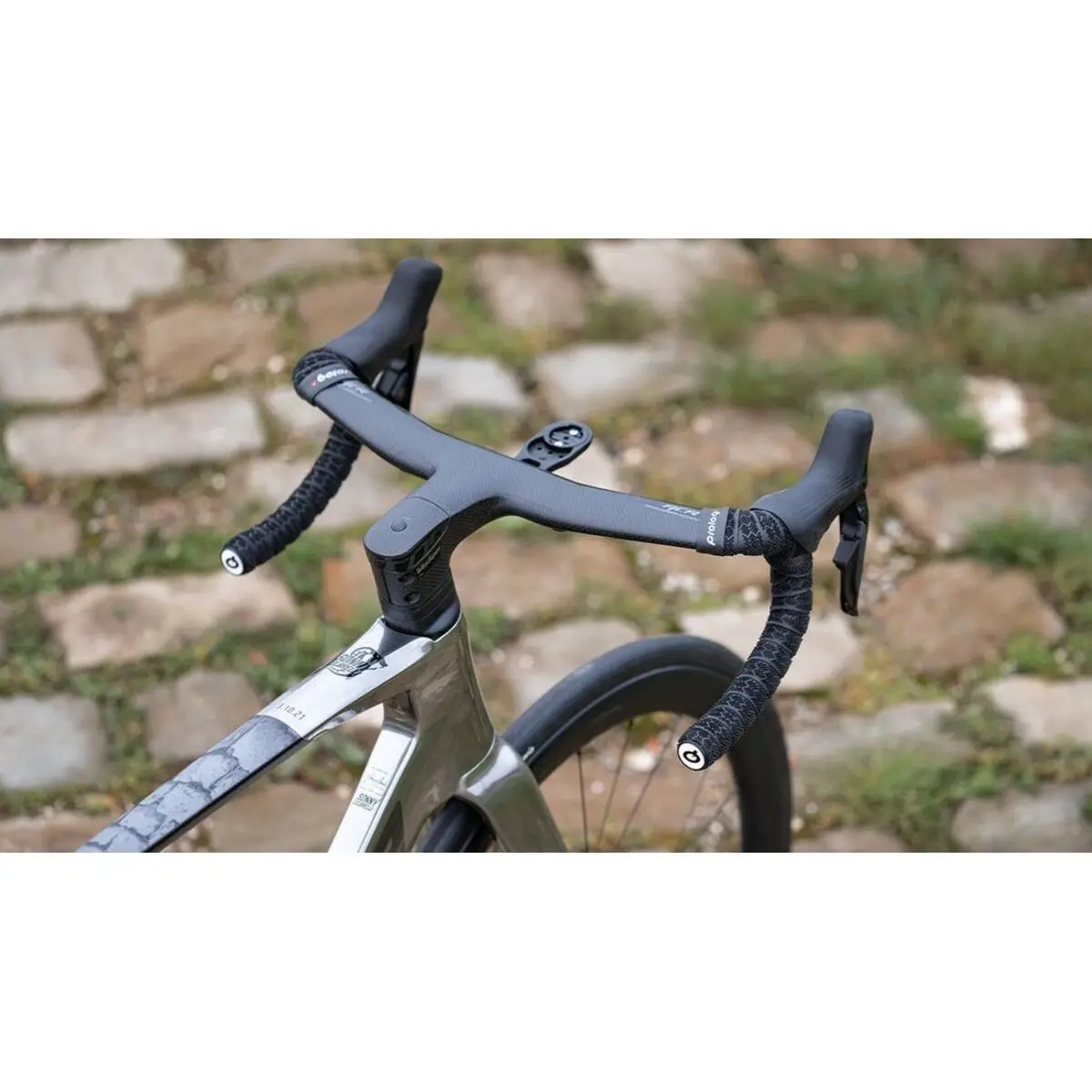 Velo Store - UK Hanger tape Prologo Onetouch CPC | Extra 10% off with Subscription, Postage £16.79 to UK Fedex.