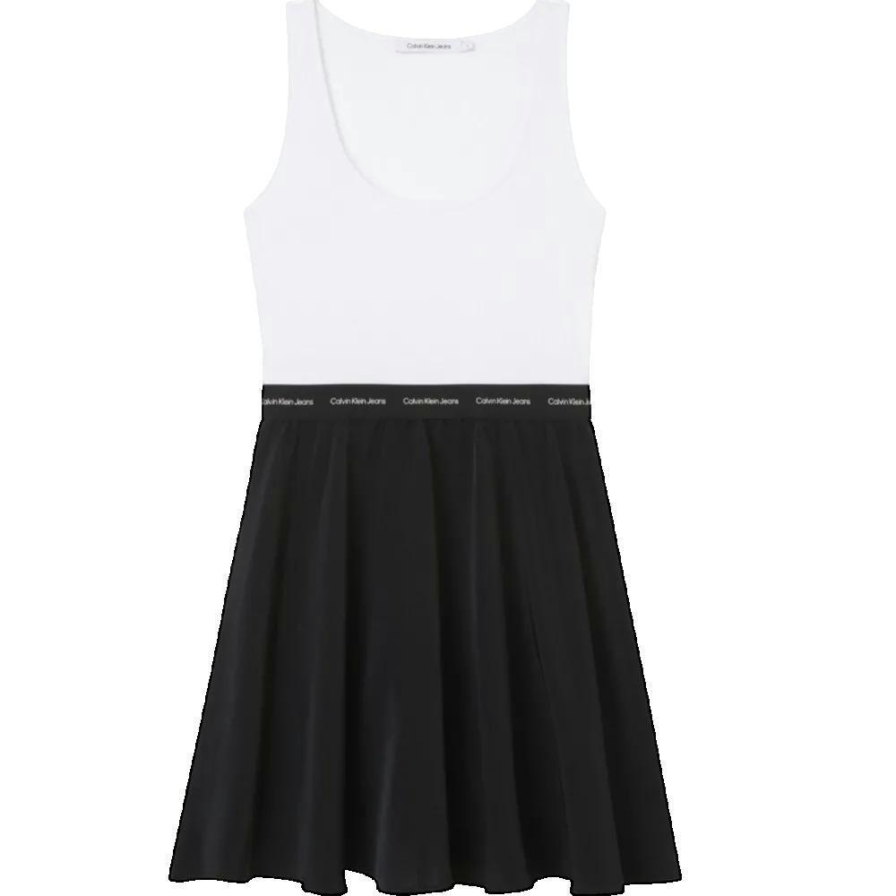 8719855795796 - Kleid Damen Contrat