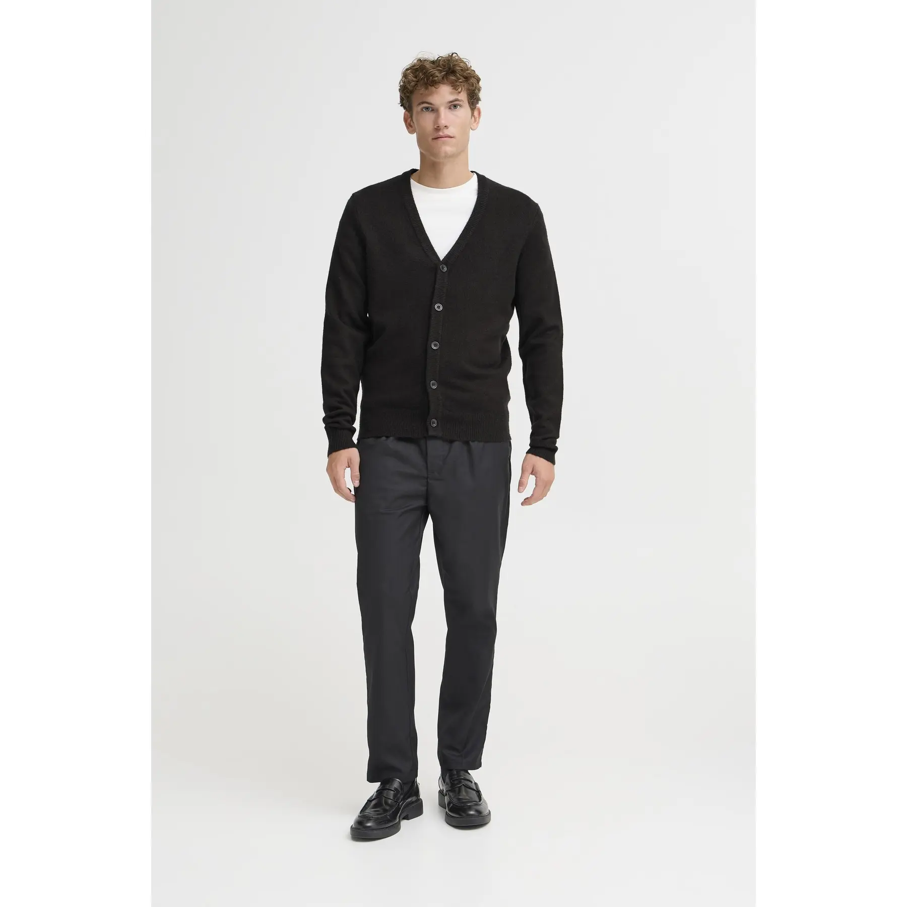 5715749698689 - Slim Fit Strickjacke mit V-Ausschnitt Modell Heine