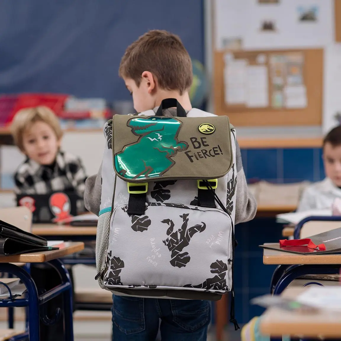 8445484088557 - - Schulrucksack grün (32 x 15 x 42 cm)