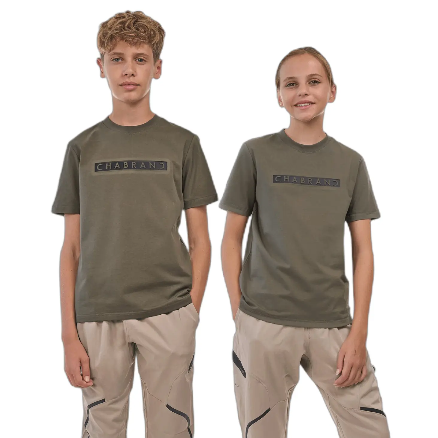 3700654033641 - Rahmenloses Kindershirt mit Logo Chabrand 3700654033641 - Rahmenloses Kindershirt mit Logo Chabrand