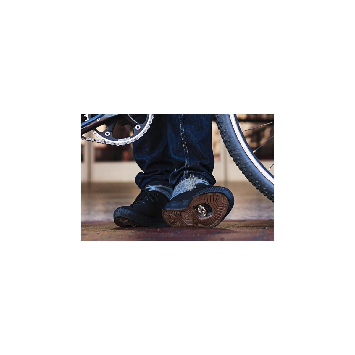 product/c/h/chrome-industries_fw-124-bkbk_noir_10.jpg