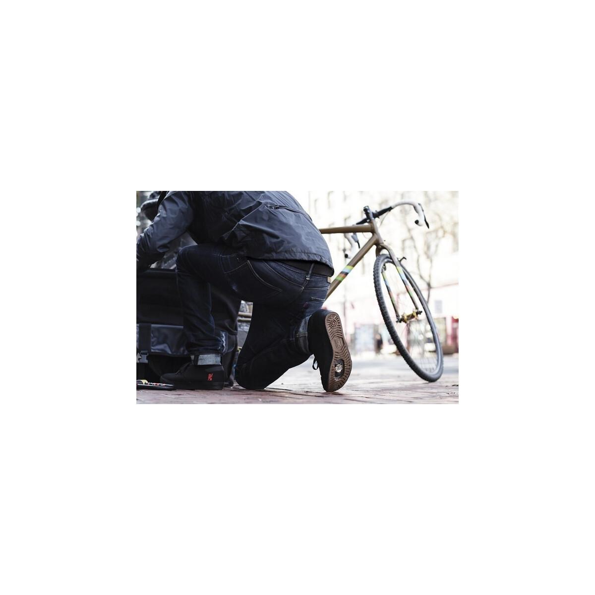 product/c/h/chrome-industries_fw-124-bkbk_noir_9.jpg