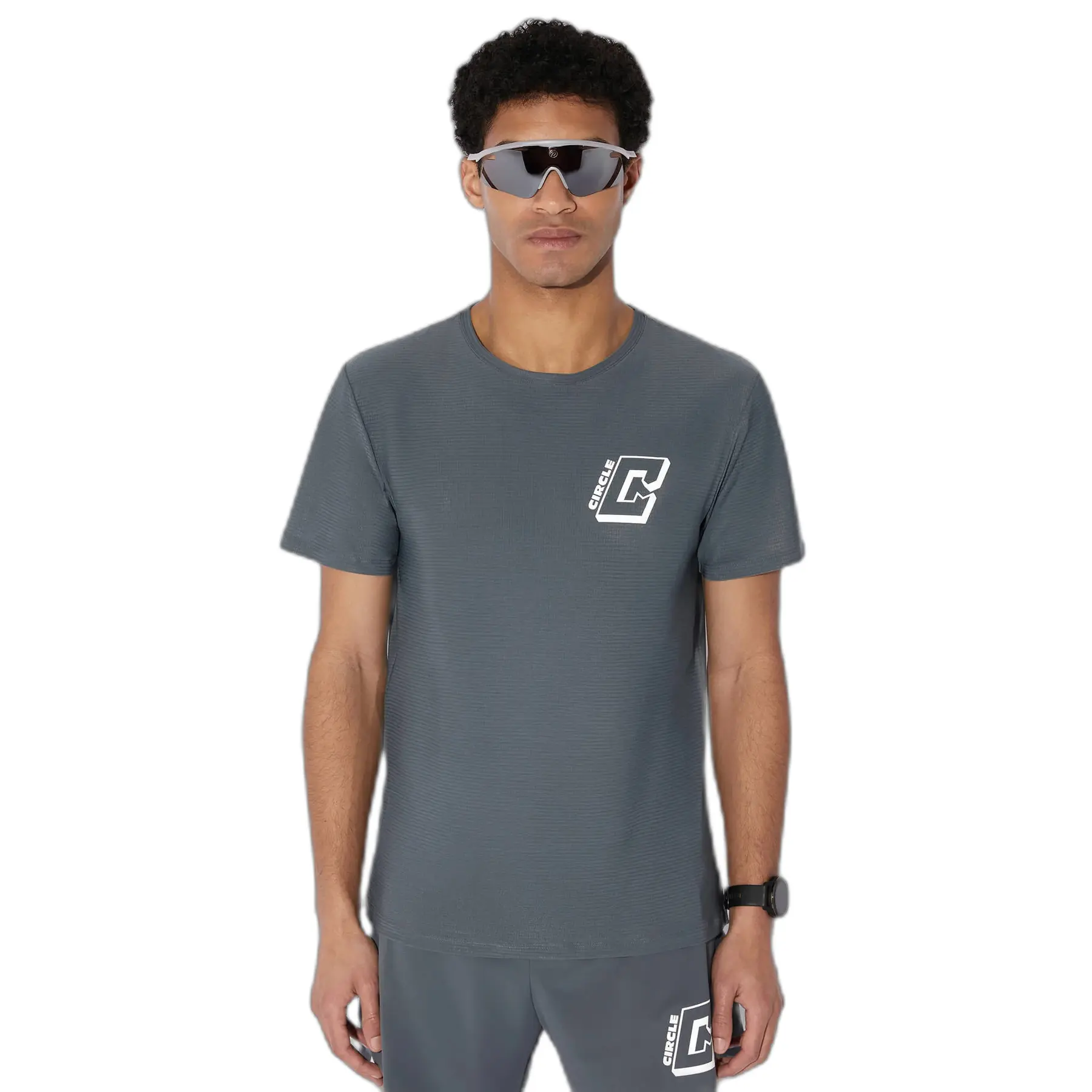 product/c/i/circle-sportswear_ts001p29-sch01-m-ob-ss25_flint-grey_1.jpg