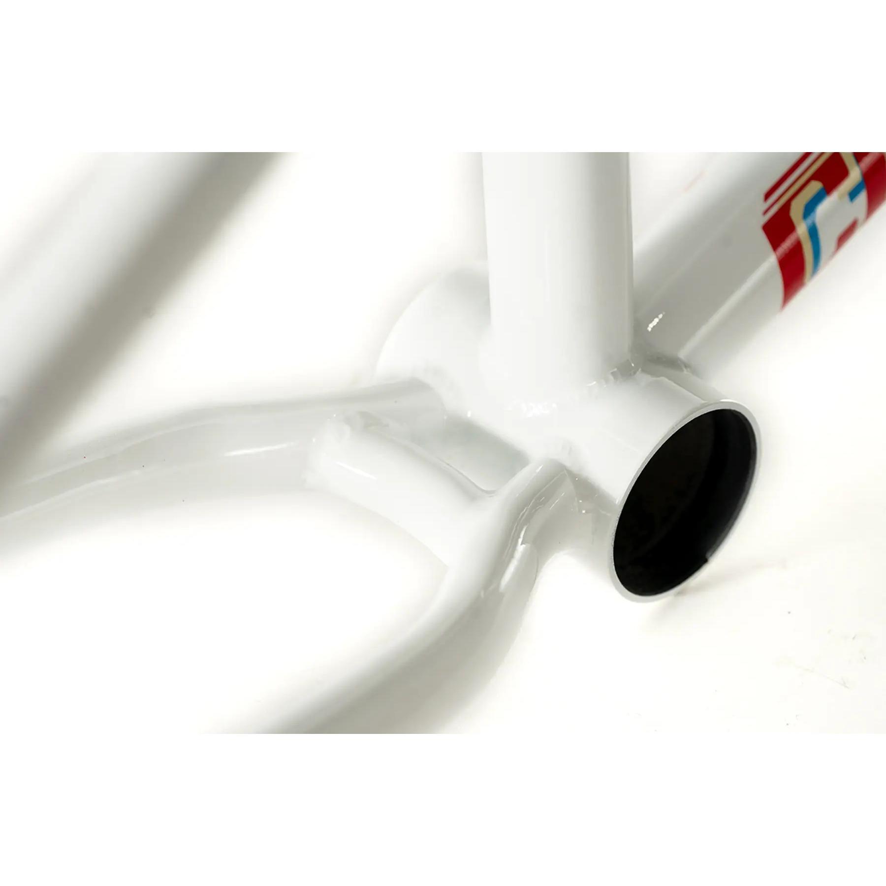product/c/o/colony_i08-123b_kio-white_3.jpg