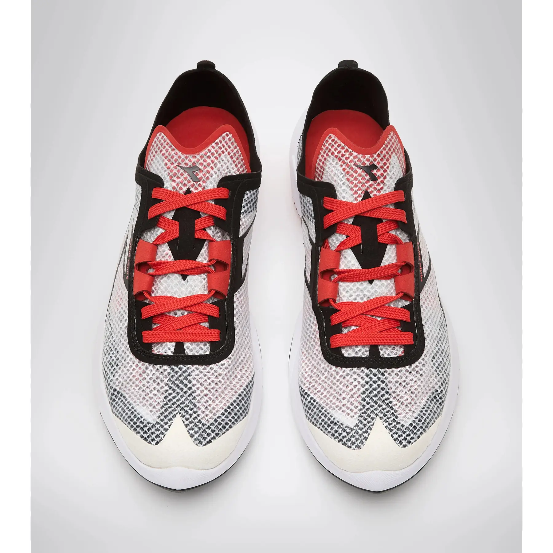 product/d/i/diadora_101.178396-c6714_white-black-fiery-red_2.jpg