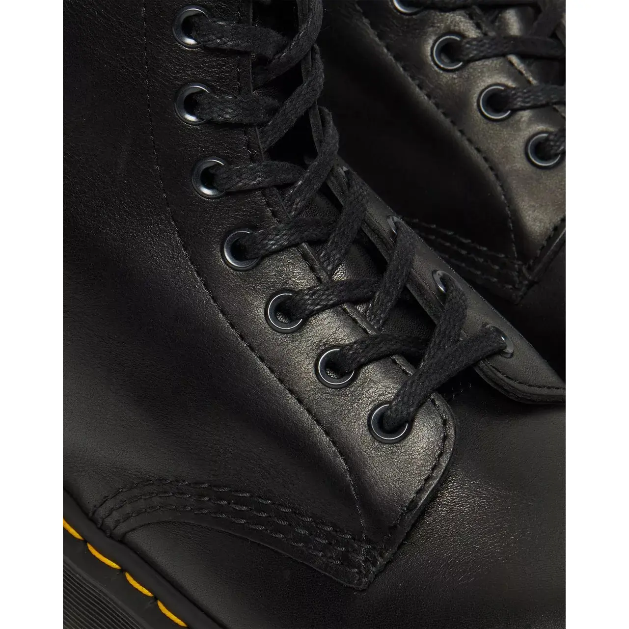 product/d/r/dr-martens_26324001_noir_6.jpg