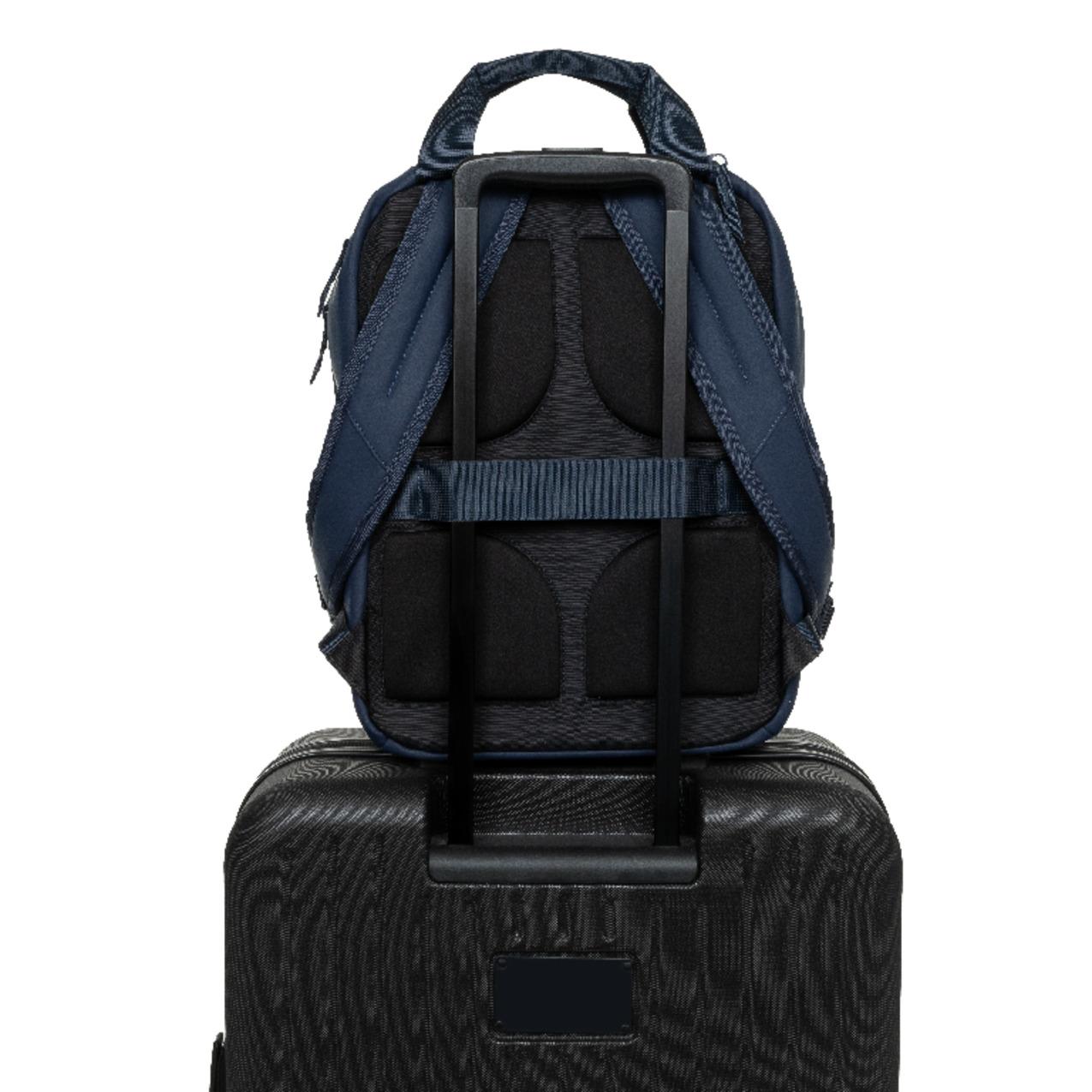 product/e/a/eastpak-ek0a5bhu4z1-cnnct-f-matte-admiral-9.jpg