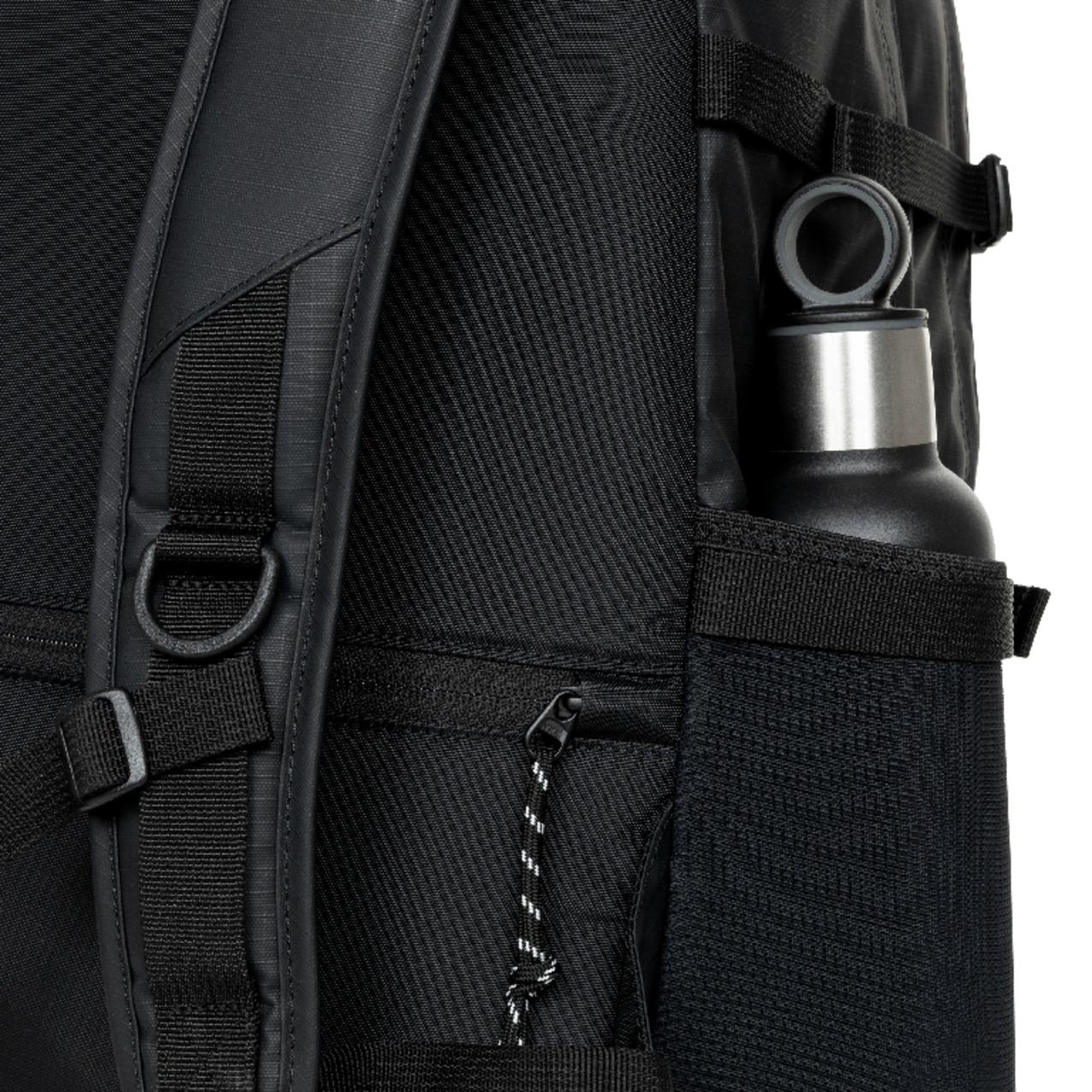 product/e/a/eastpak-ek0a5bl54z3-cs-rip-black-coat-7.jpg