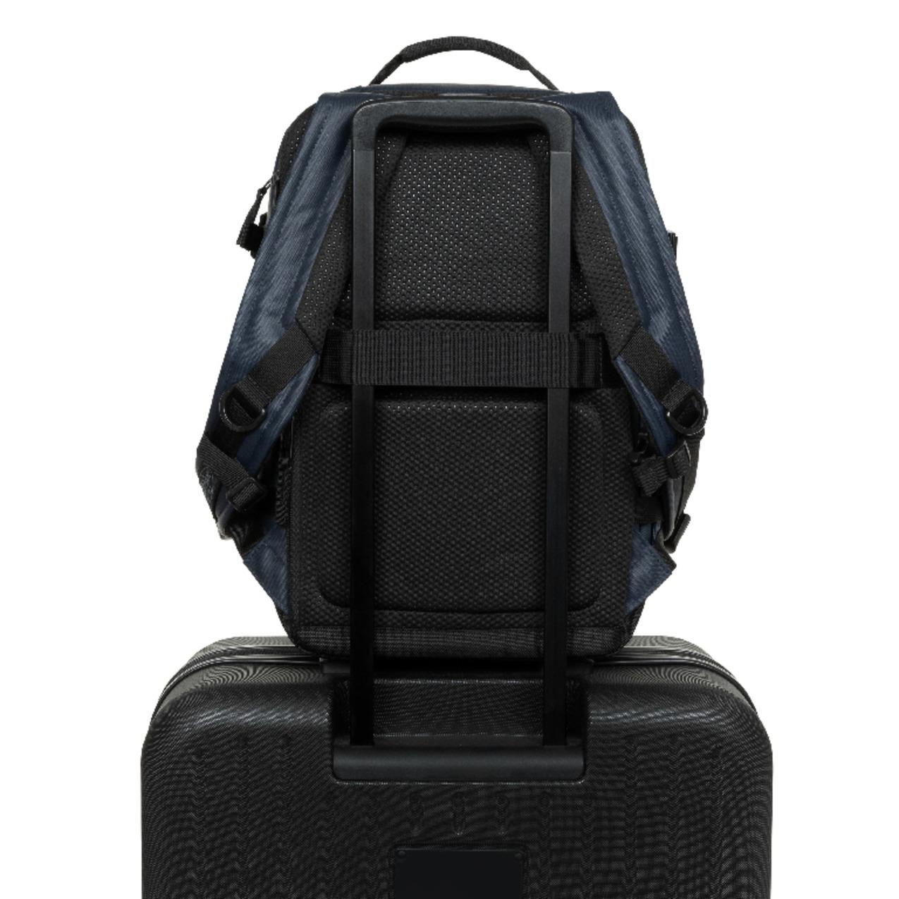 product/e/a/eastpak-ek0a5bla4z0-cnnct-admiral-11.jpg