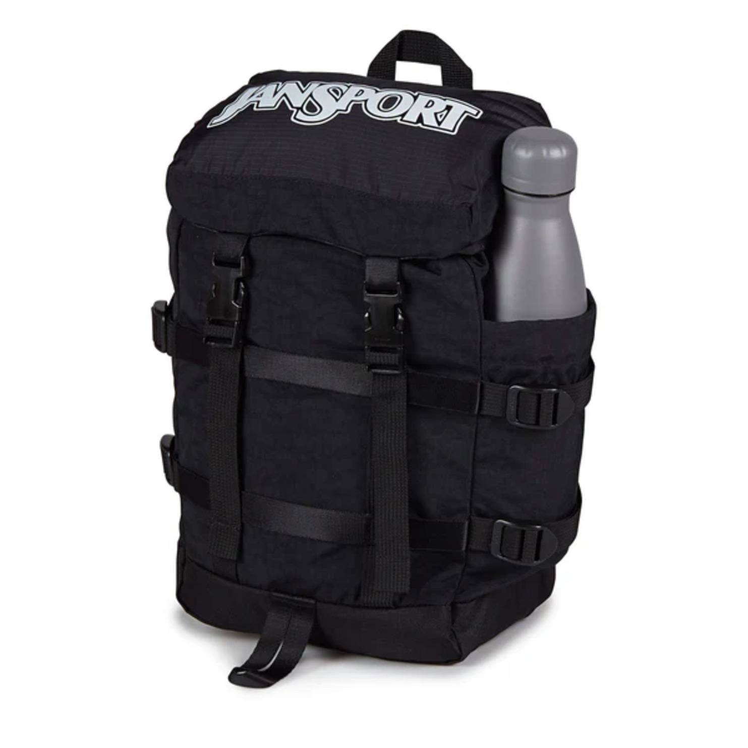 product/e/a/eastpak_ek0a5bjyn55_black_10.jpg
