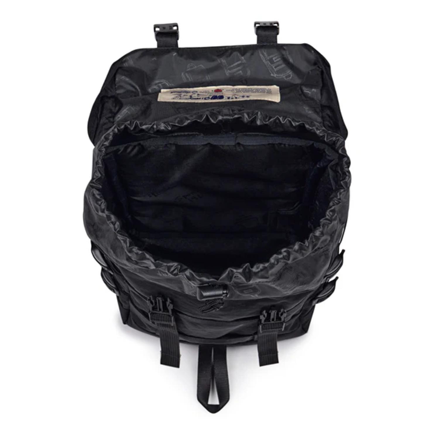 product/e/a/eastpak_ek0a5bjyn55_black_4.jpg