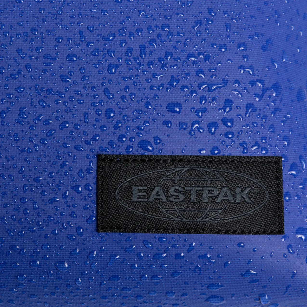product/e/a/eastpak_ek0a5bkd8v0_tarp-blue_1.jpg