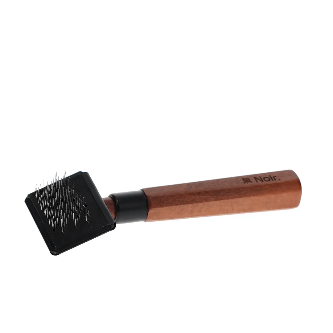 Meilleurs prix pour Brosse pour chien Ebi Japandi Slicker M