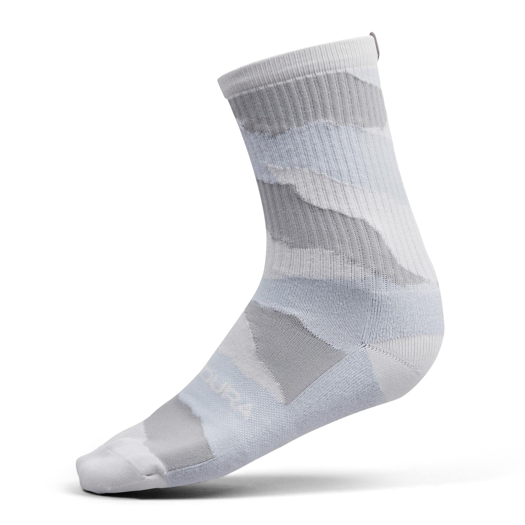 Velo Store - UK Football Socks Endura Peak GD | Extra 10% off with Subscription, Postage £16.79 to UK Fedex.