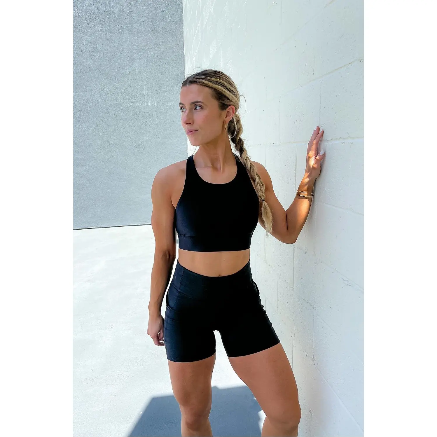product/f/a/fabletics_ba2149174-0001_black_4.jpg
