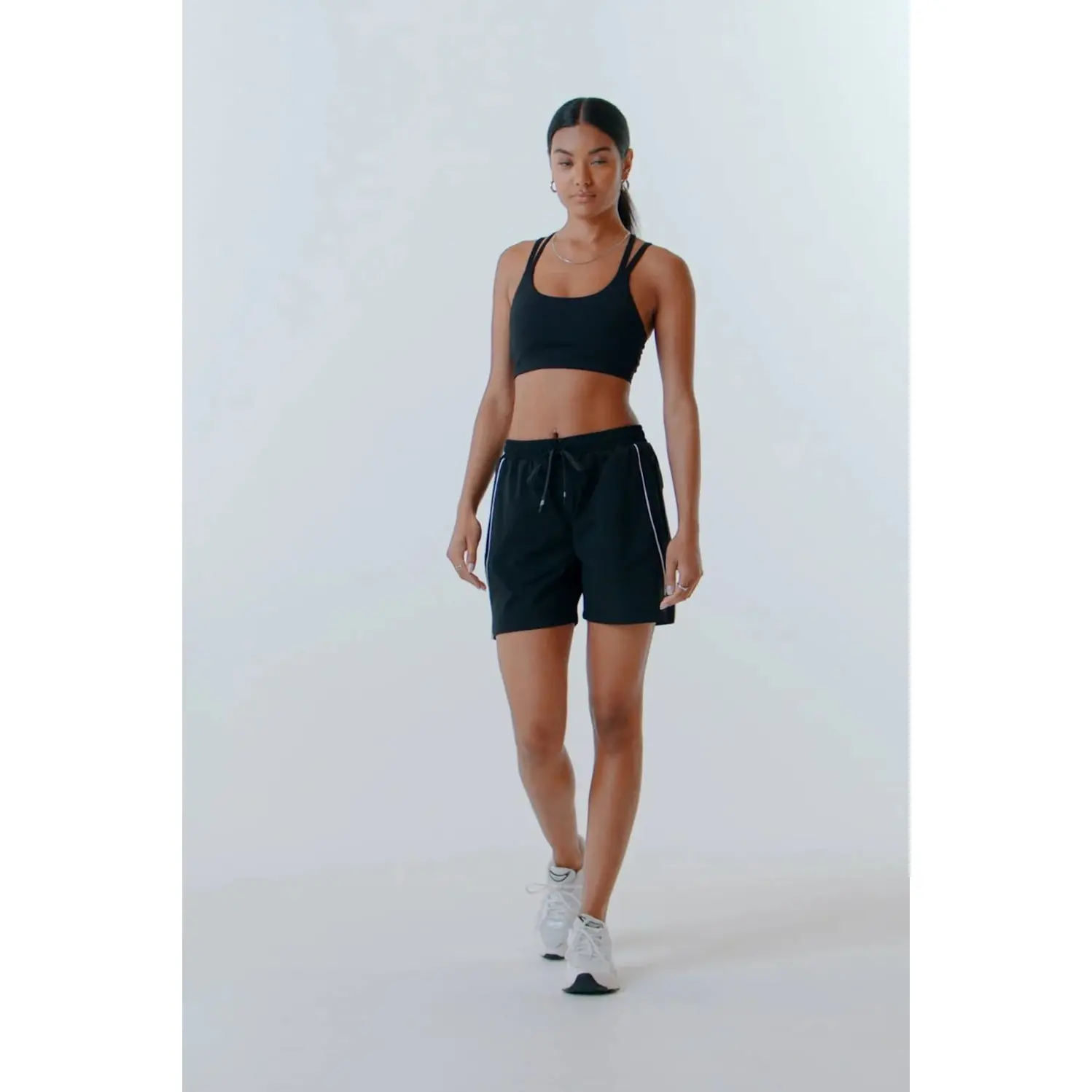 product/f/a/fabletics_ba2355231-0001_black_6.jpg