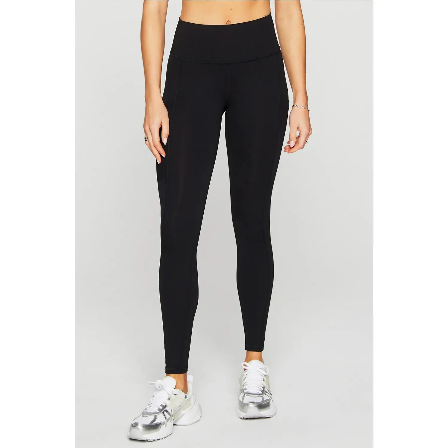 product/f/a/fabletics_lg1937944-0001_black_3.jpg