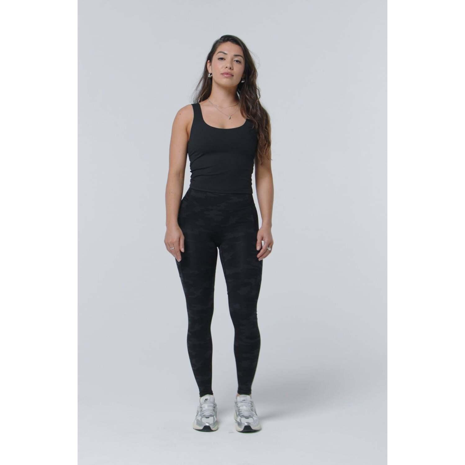 product/f/a/fabletics_lg1937944-4846_deep-navy_6.jpg