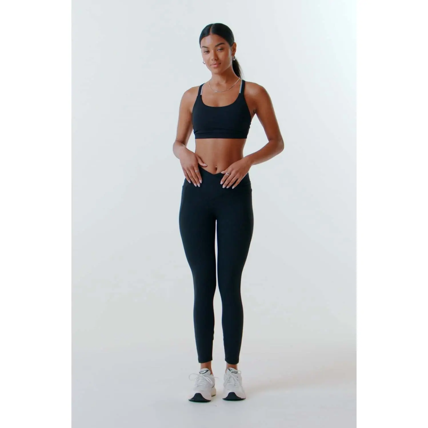 product/f/a/fabletics_lg2251354-0001_black_5.jpg