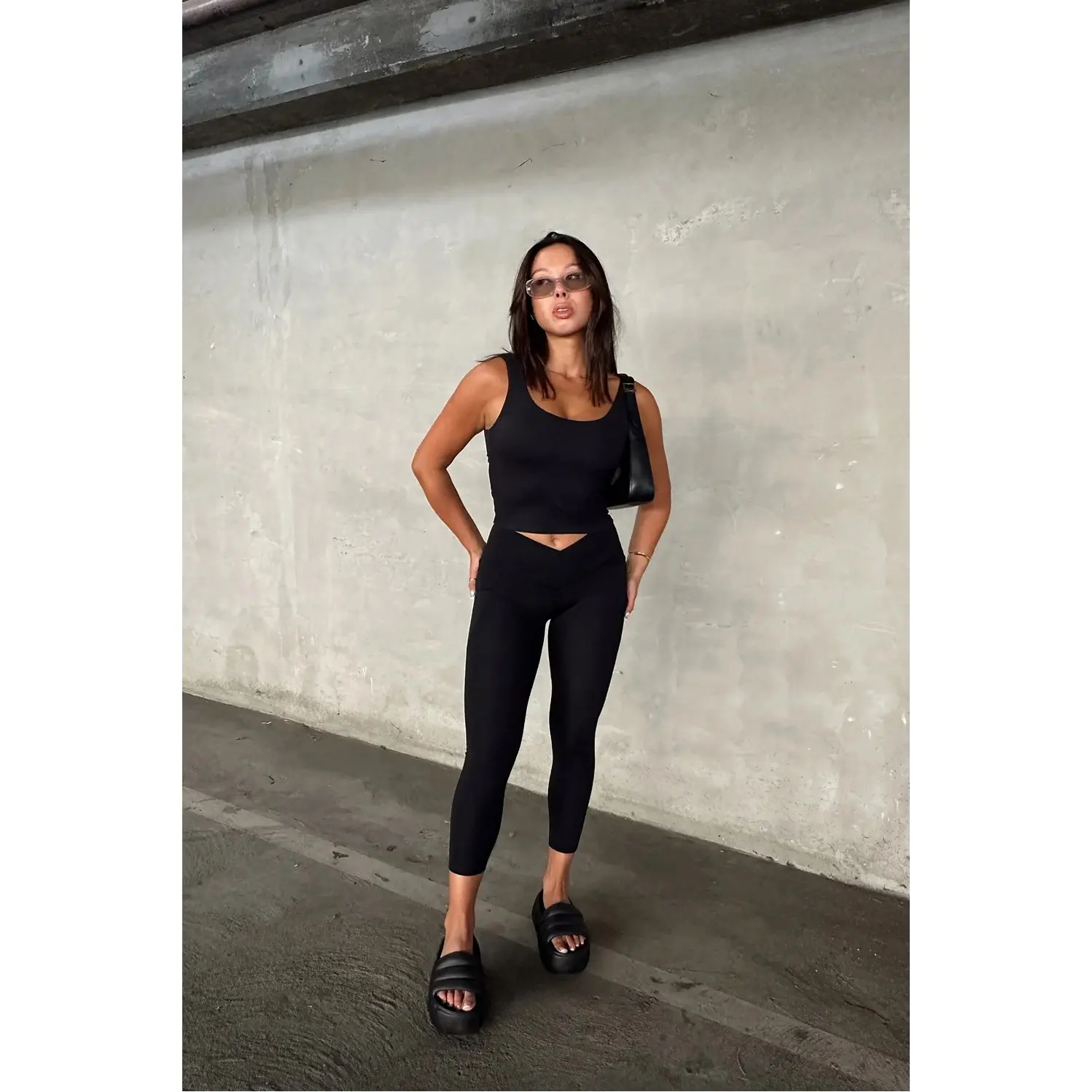 product/f/a/fabletics_lg2251354-0001_black_6.jpg