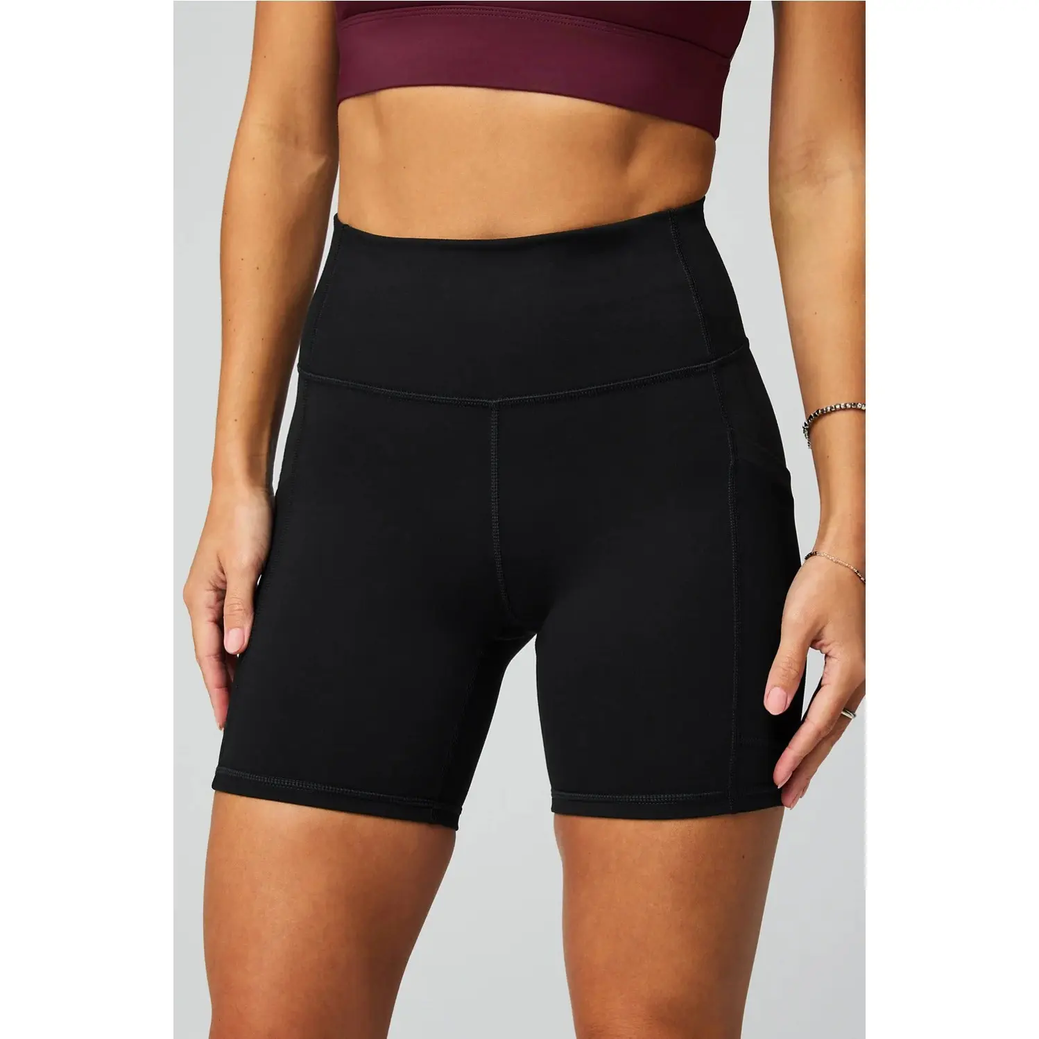product/f/a/fabletics_so1937524-0001_black_2.jpg