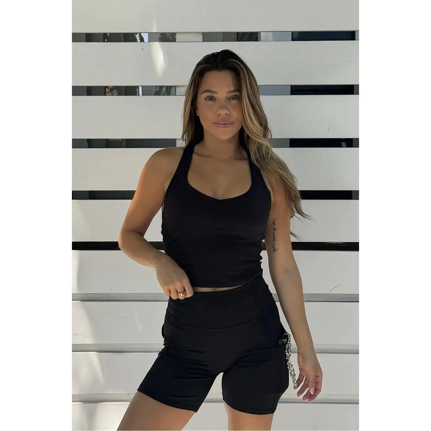 product/f/a/fabletics_tk2458598-0001_black_4.jpg