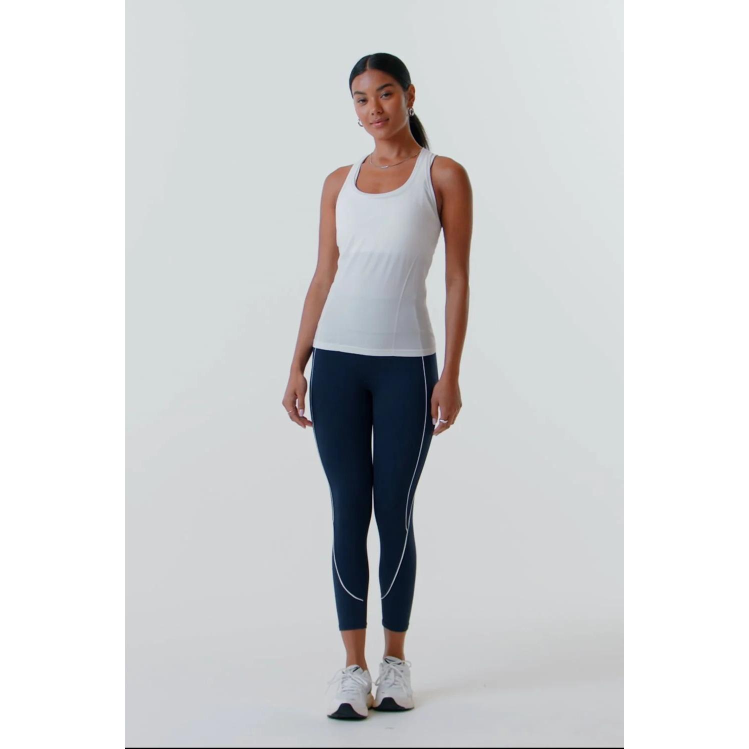 product/f/a/fabletics_tk2459004-3570_classic-white_5.jpg