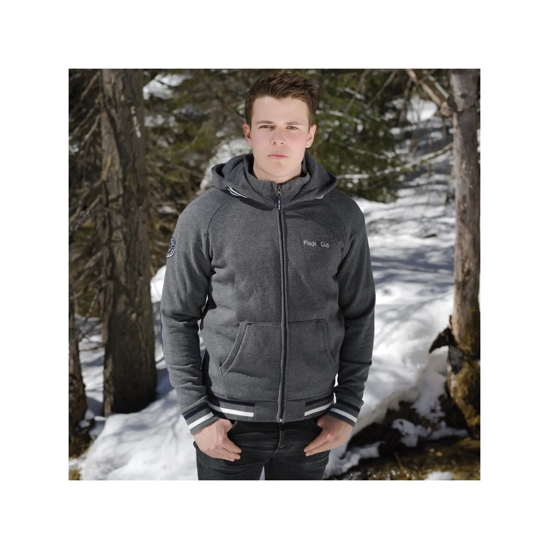 Meilleurs prix pour Sweatshirt équitation à capuche Flags&Cup Paaso