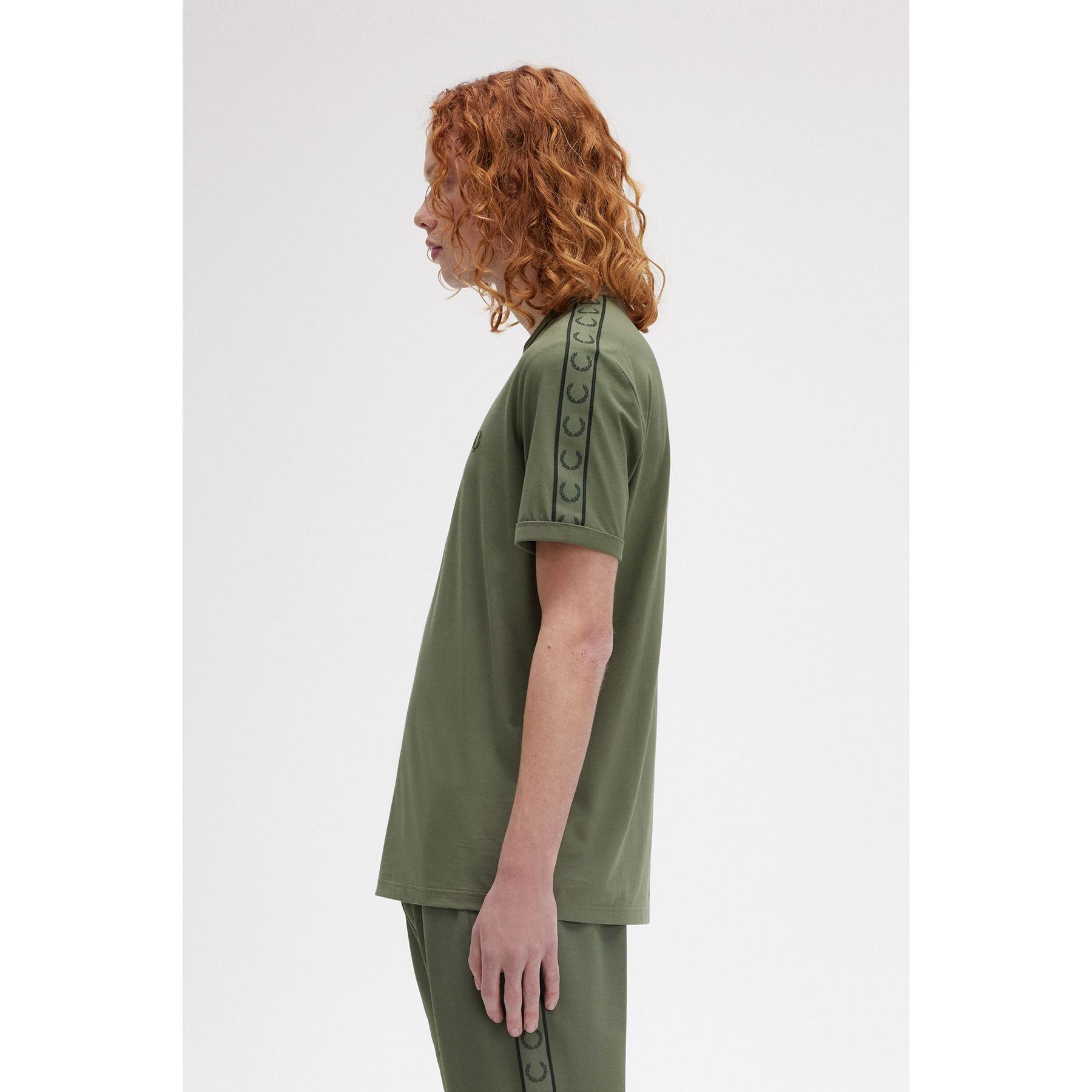 product/f/r/fred-perry_fpm4613-w49_laurel-wreath-green-nig_4.jpg