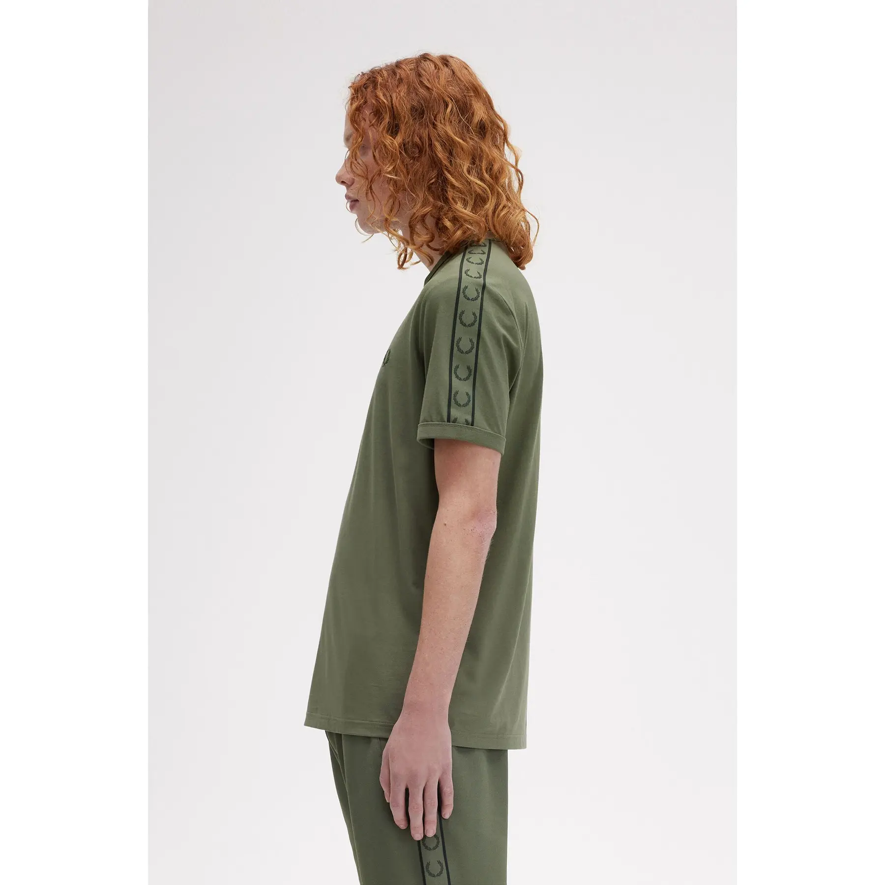 product/f/r/fred-perry_fpm4613-w49_laurel-wreath-green-nig_4.jpg