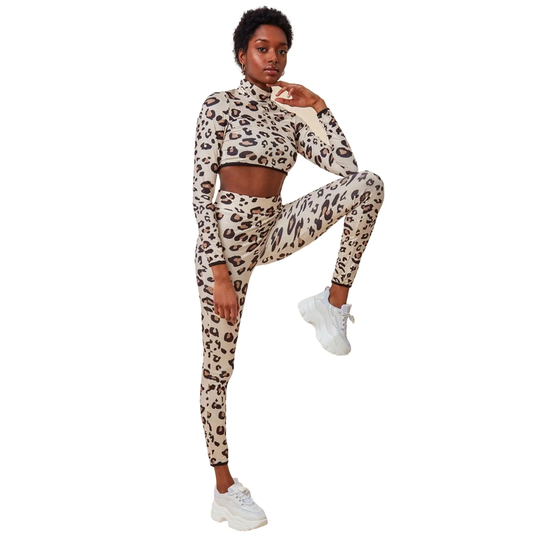 Completo crop top e leggings stampati donna