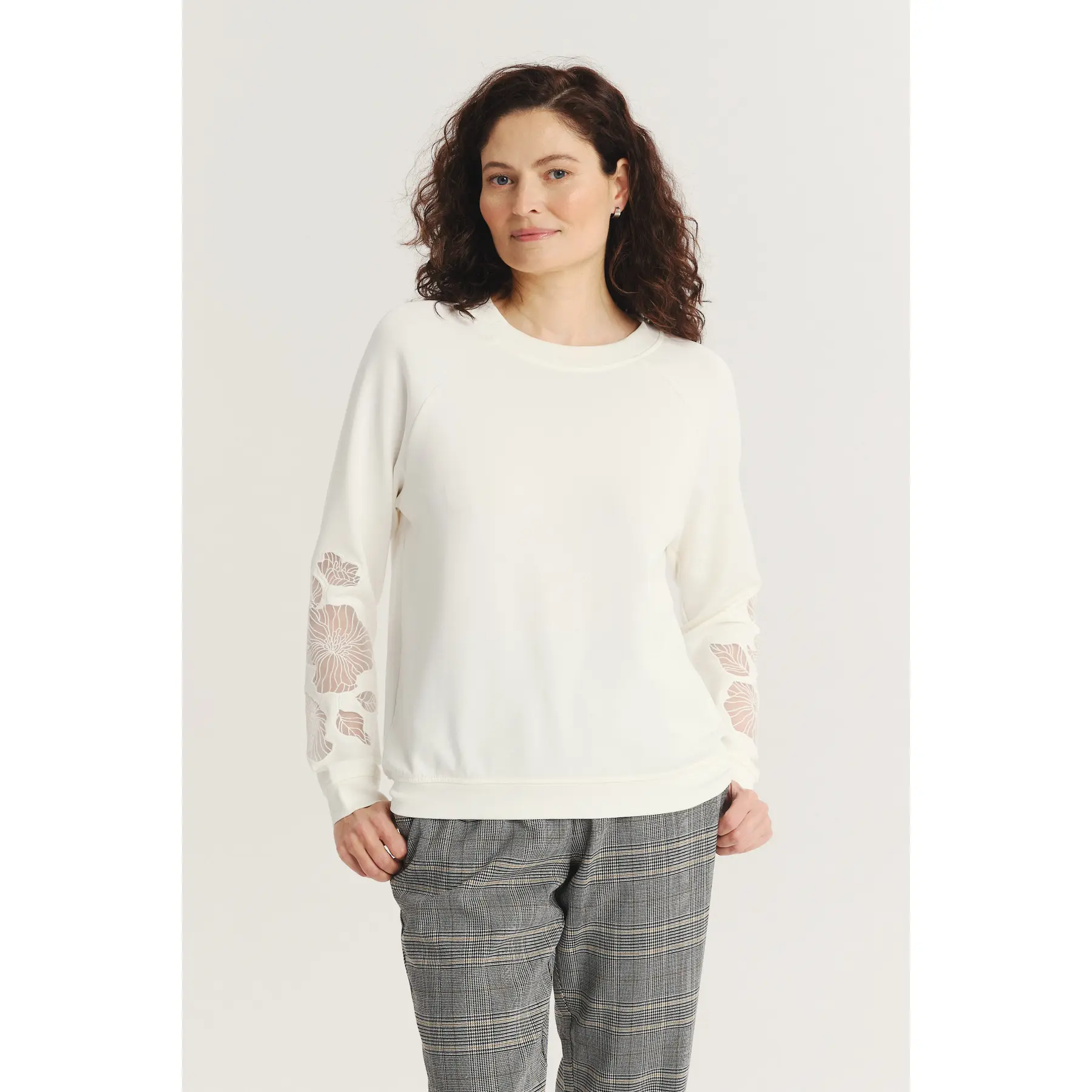 Image of Sweatshirt mit dekorativen Stickereien an den Ärmeln Damen Greenpoint