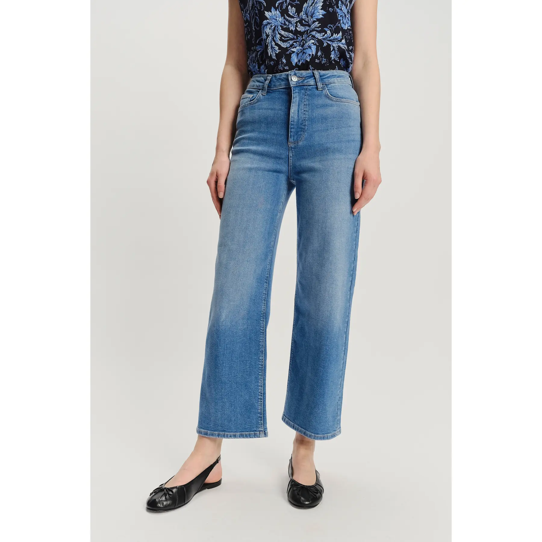 Jeans a gamba larga 2/8 donna