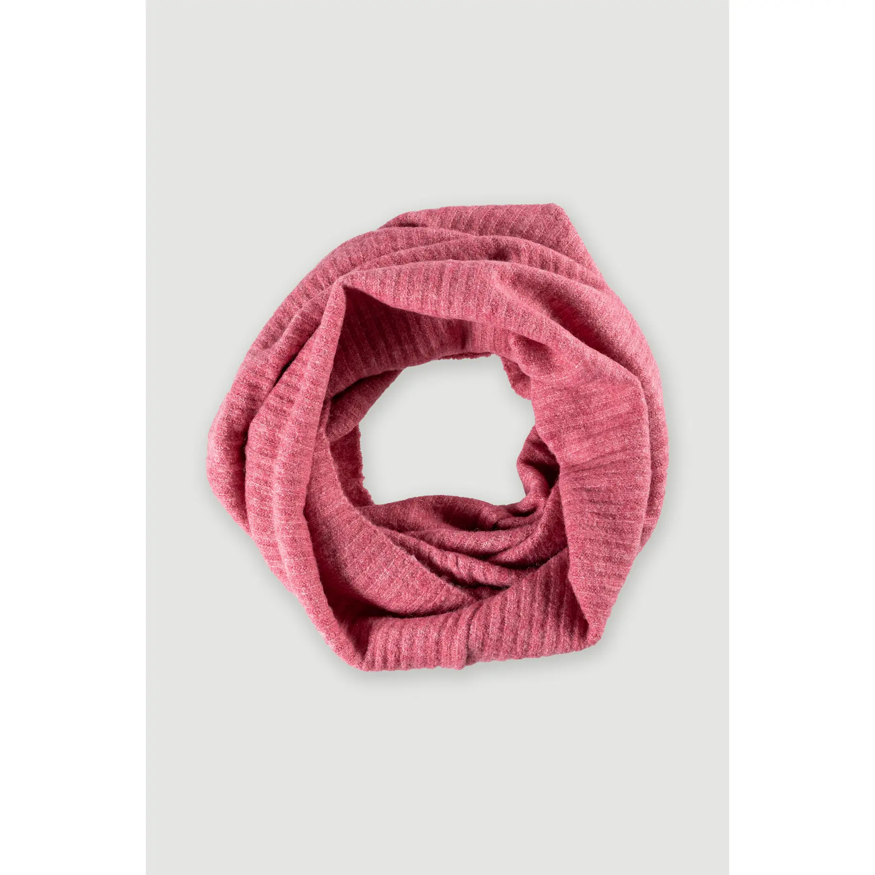 Womenâs knitted scarf Greenpoint