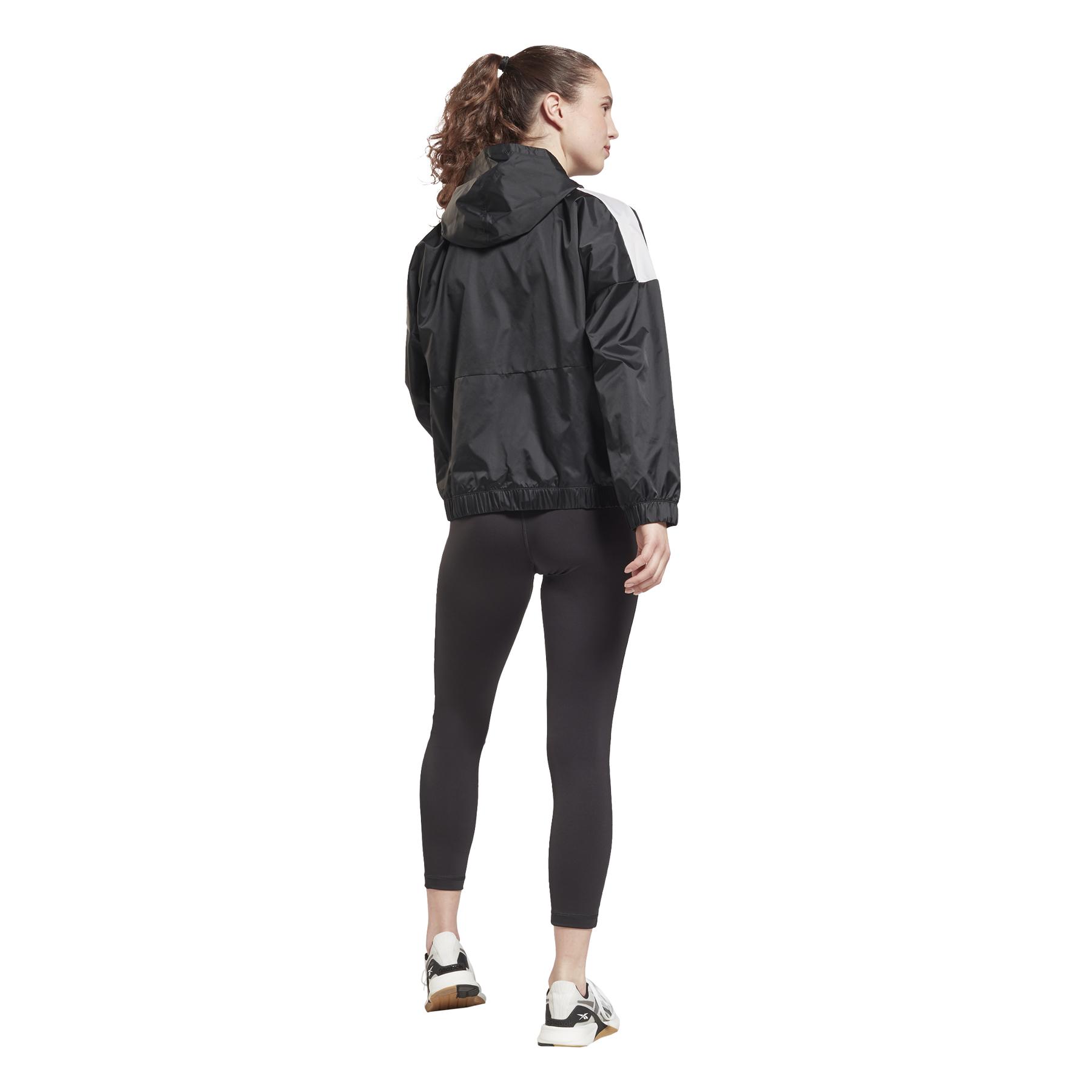 product/g/s/gs9358_app_on-model_back_white.jpg