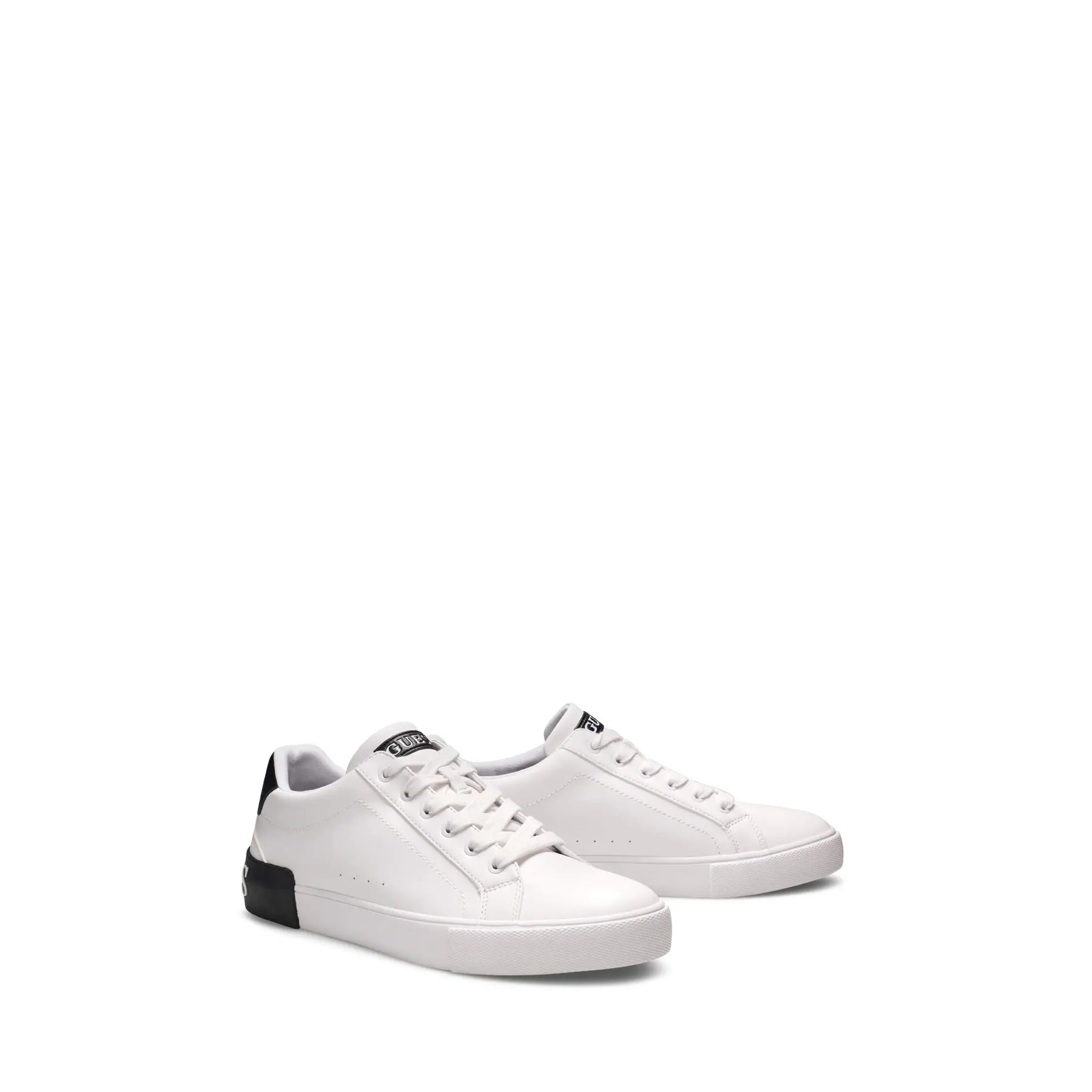 Lage Sneakers Guess FMFPANELE12