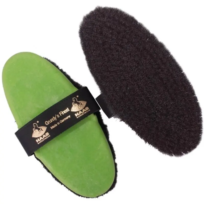 Comparer les prix de Brosse d'équitation douce Haas Grundy's finest