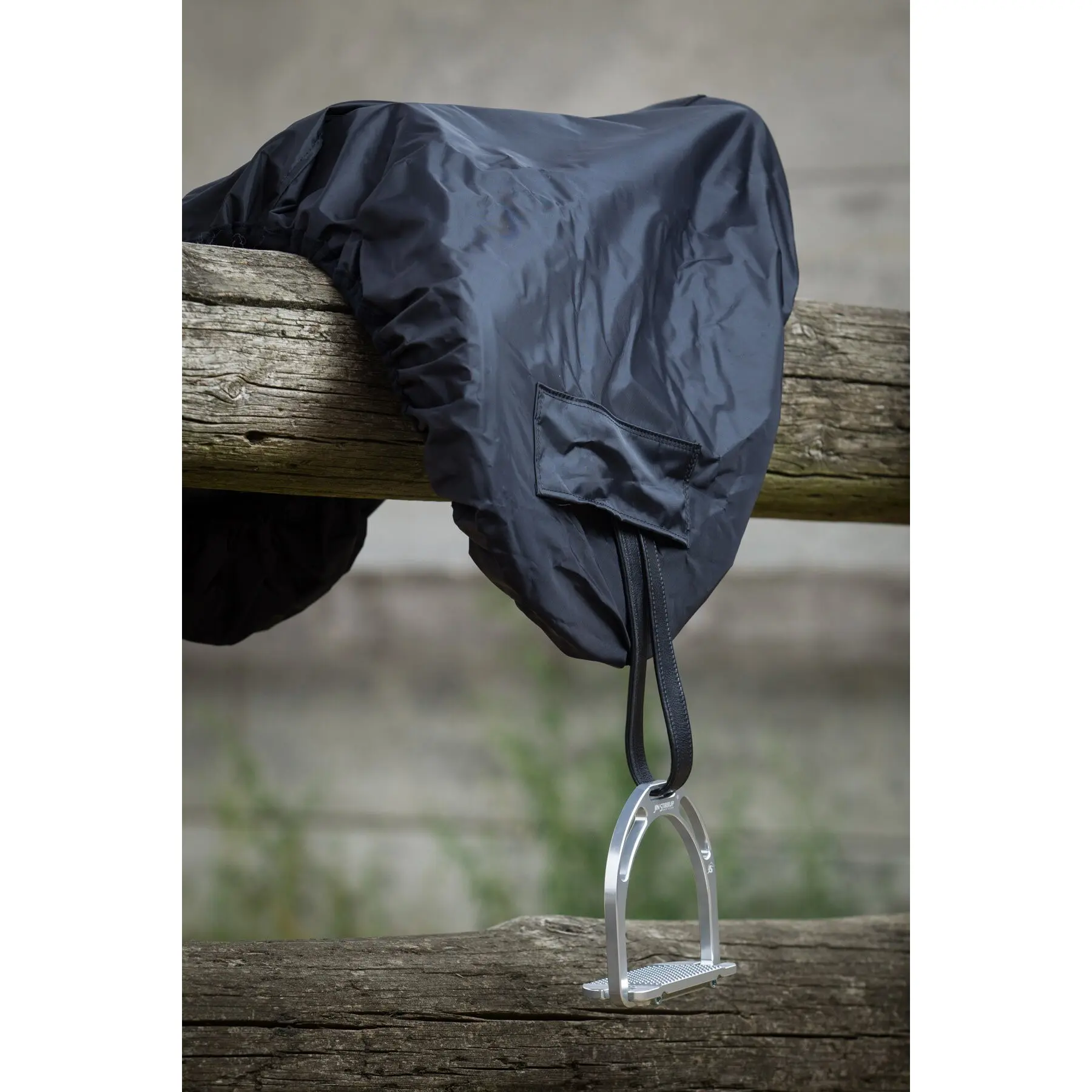 Meilleurs prix pour Housse de selle pour cheval HFI 1