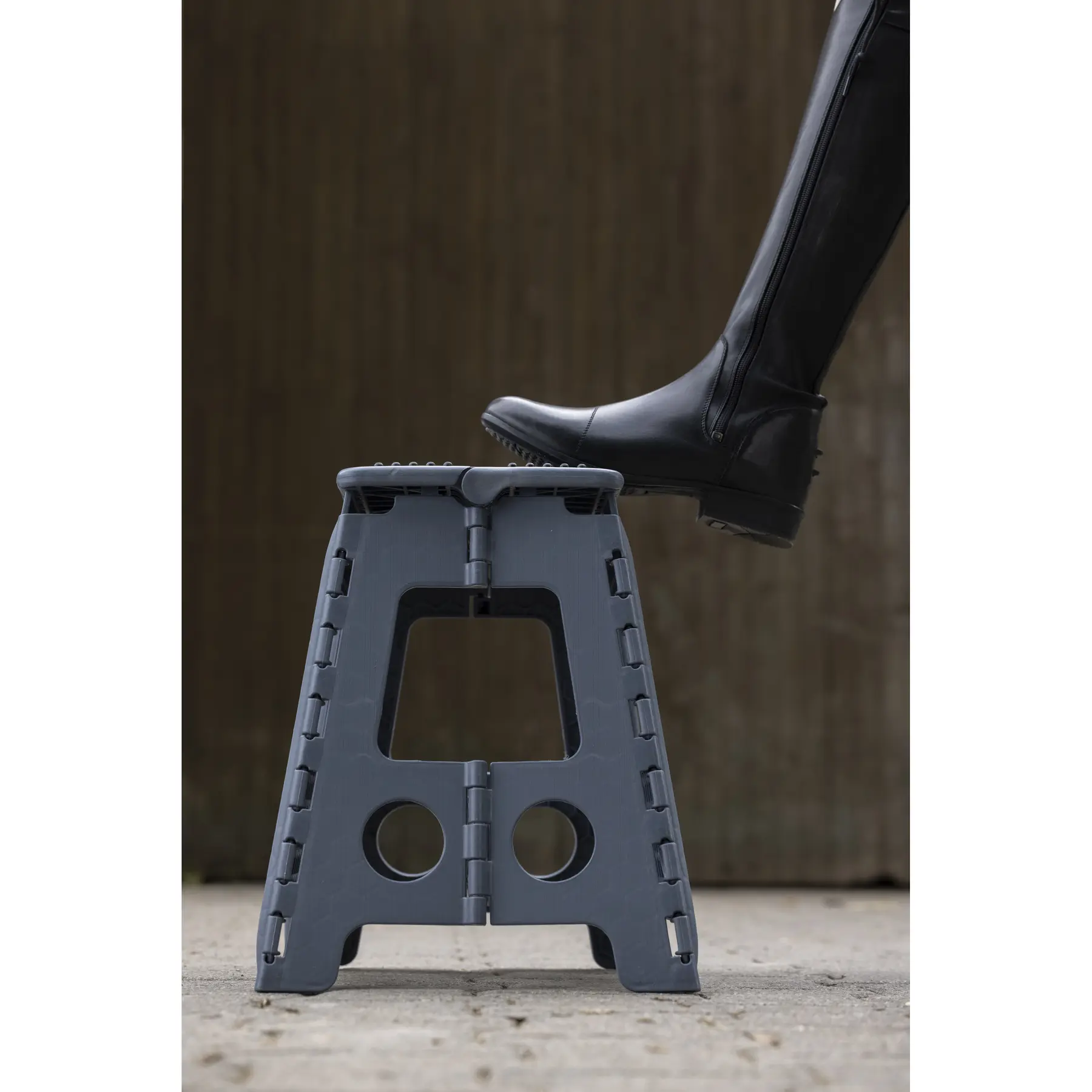Hippotonic Gris Folding Step Stool Grip