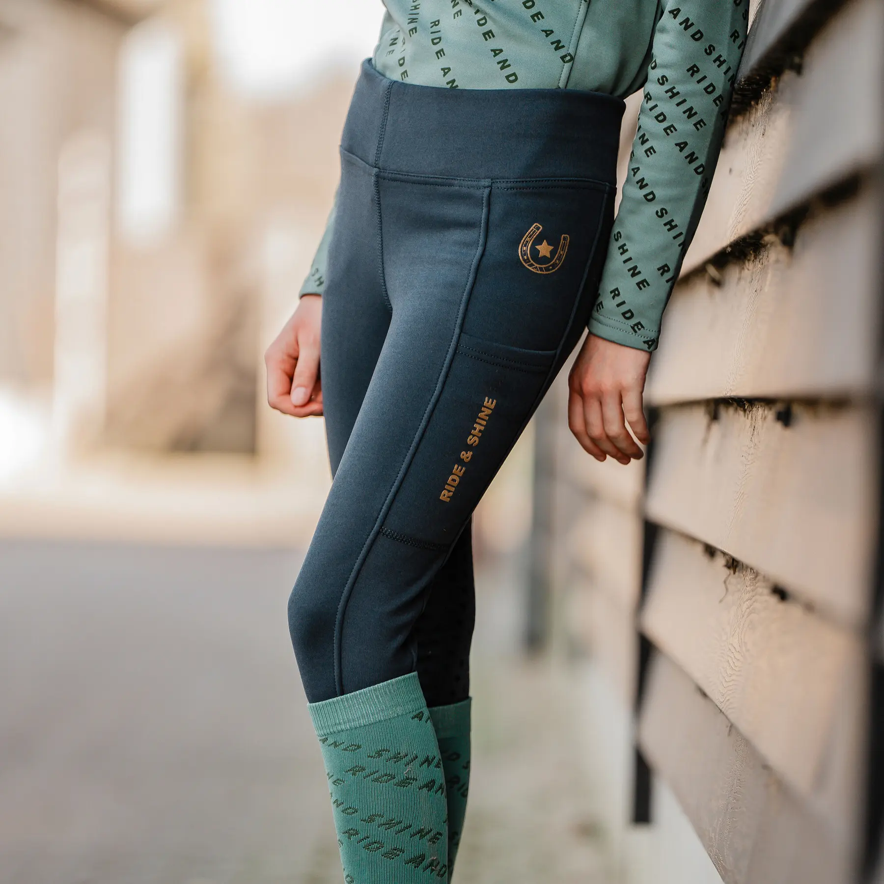 Comparer les prix de Legging équitation full grip fille Horka Pull-On Gina
