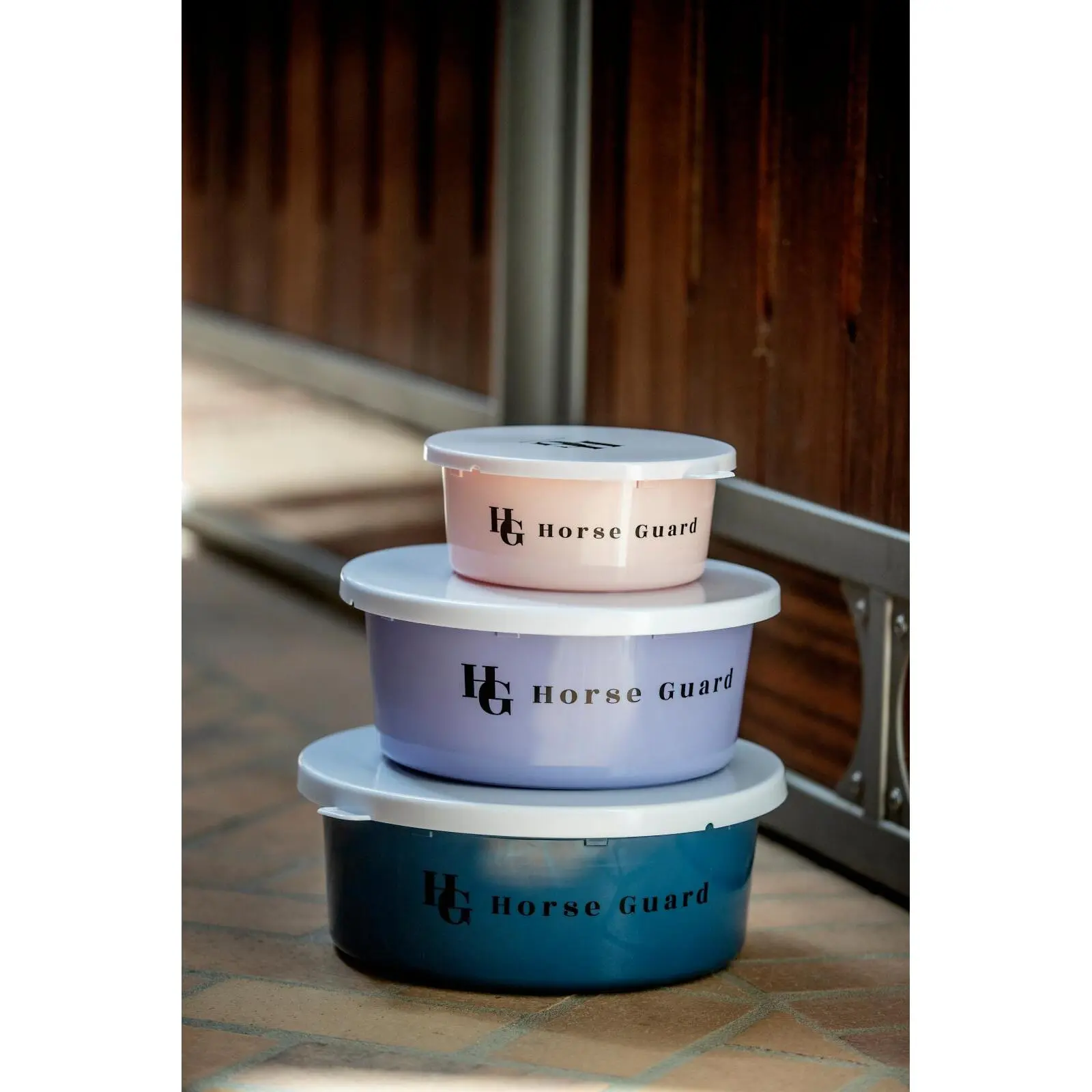 Horseguard Rose Stable Horse Feeder