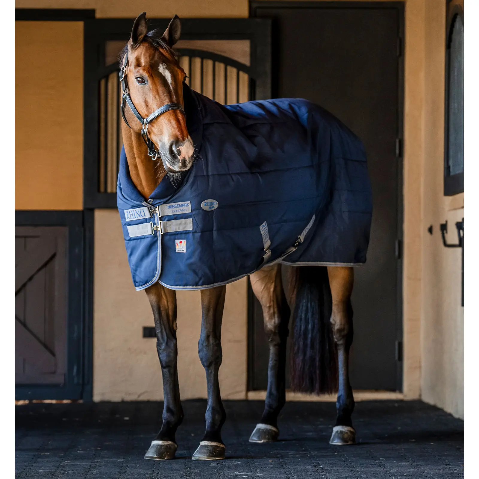 Meilleurs prix pour Couverture d'écurie pour cheval Horseware Rhino 350g