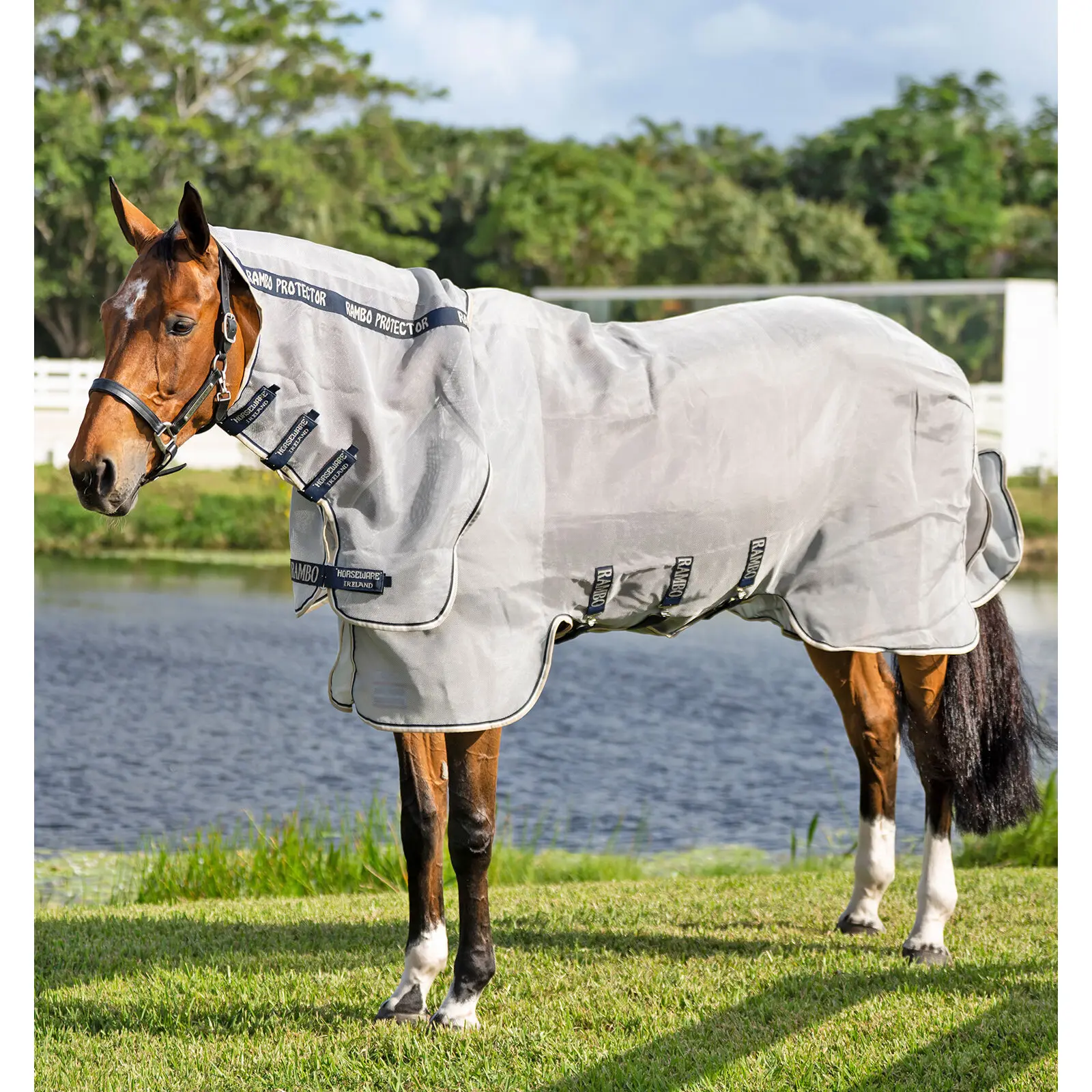 Comparer les prix de Couverture anti-mouches pour cheval Horseware Rambo Integrated
